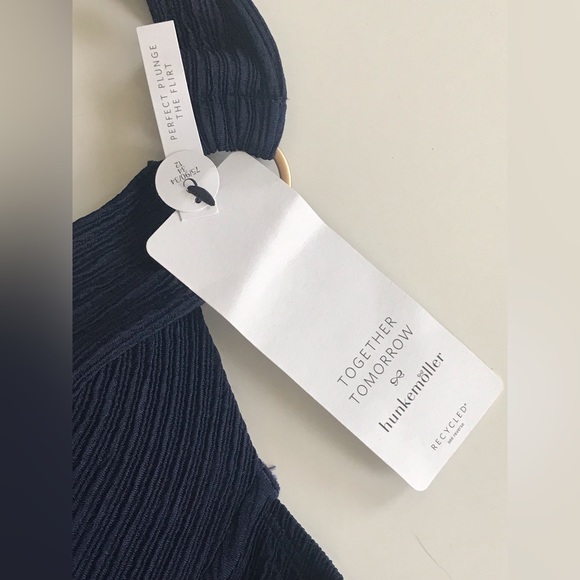 Hunkemoeller Bikini Top (34C) and Bottom (L) - New with Tags - Picture 8 of 11